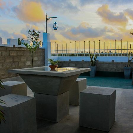 Niwahana Transit City Hotel Katunayaka Exteriér fotografie