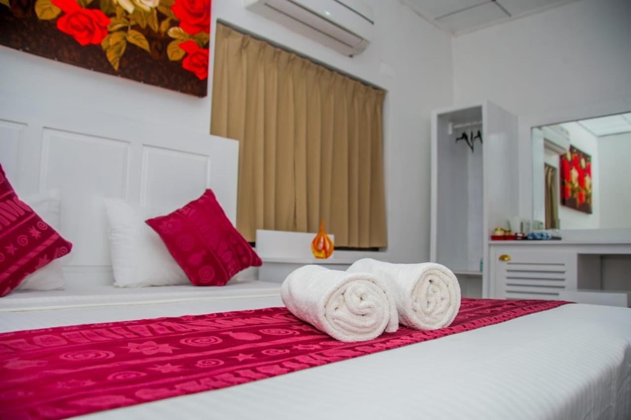 Niwahana Transit City Hotel Katunayaka Exteriér fotografie